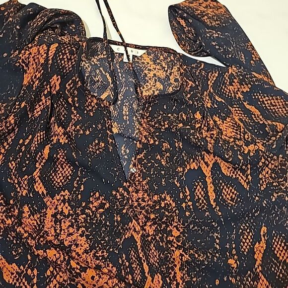CAbi Womans Blouse Python Snake Print Top Blue Orange Long Sleeves Career xs - Picture 8 of 8